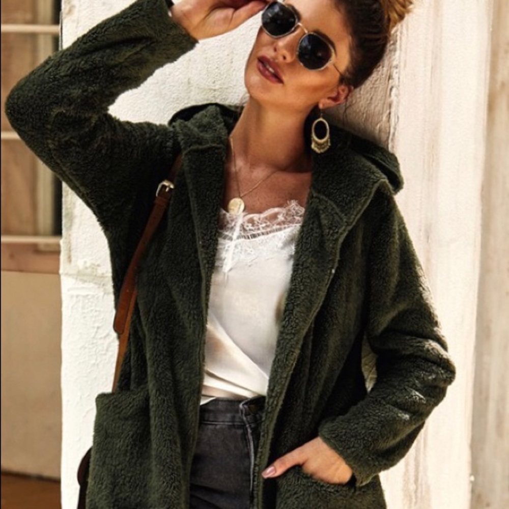 Chic Beige Teddy Jacket with Plush Texture and Cozy Warmth